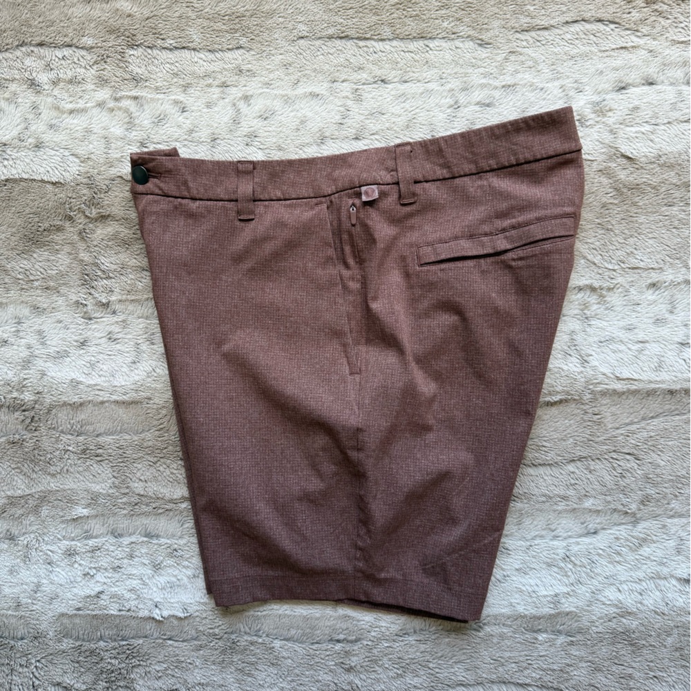 Lululemon Commission Classic-Fit Short 7" *Ventlight in
Heathered Smoky Topaz - Picture 7 of 15
